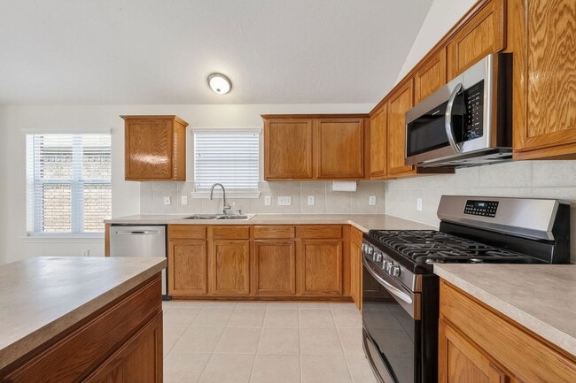 Building Photo - 9830 Lynette Falls Dr