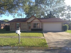 Building Photo - 1407 Plough St