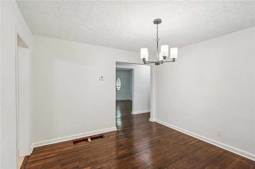 Building Photo - 125 Chappell Rd NW