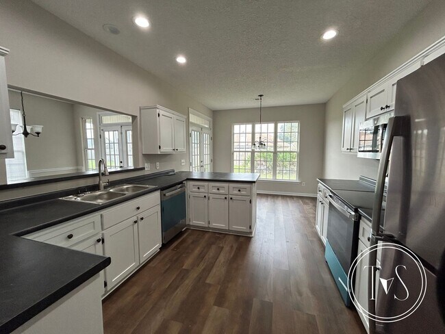 Building Photo - Spacious 3-Bedroom Home with Over 2,300 Sq. Ft.