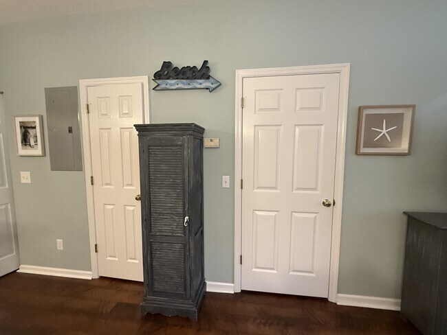 Building Photo - 1105 13th St