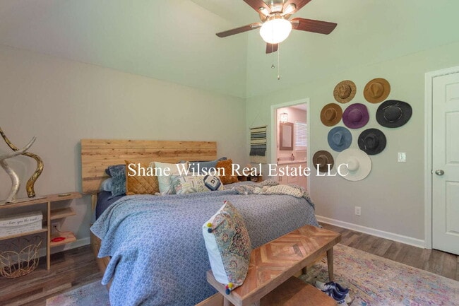 Building Photo - 170 Creeks Cv