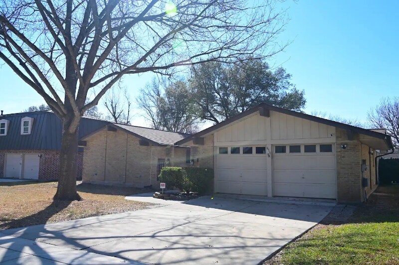 Building Photo - 611 Balboa Dr