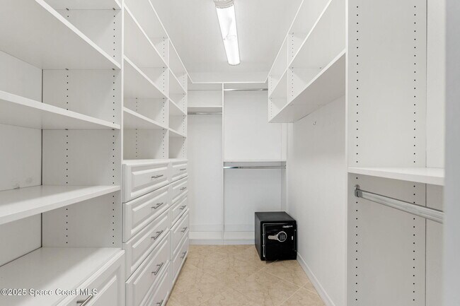 Building Photo - 1125 Jimmy Buffett Mem Hwy