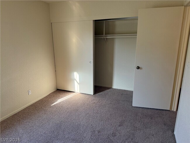 Building Photo - 720 Sea Pines Ln