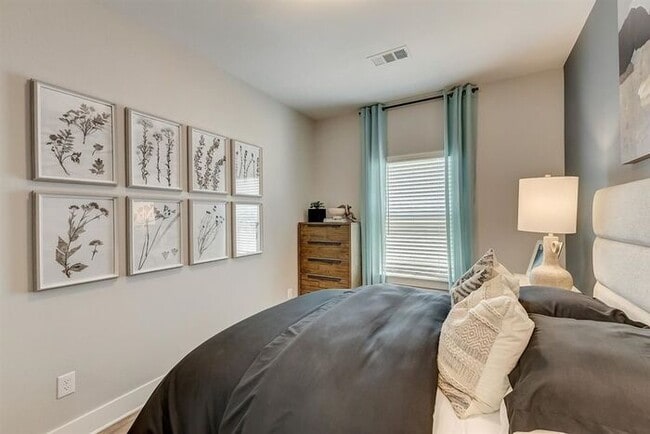 Building Photo - 3813 Hercules Wy