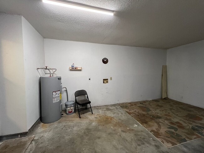 Building Photo - 3 bedroom 2 bath in Goshen Hills