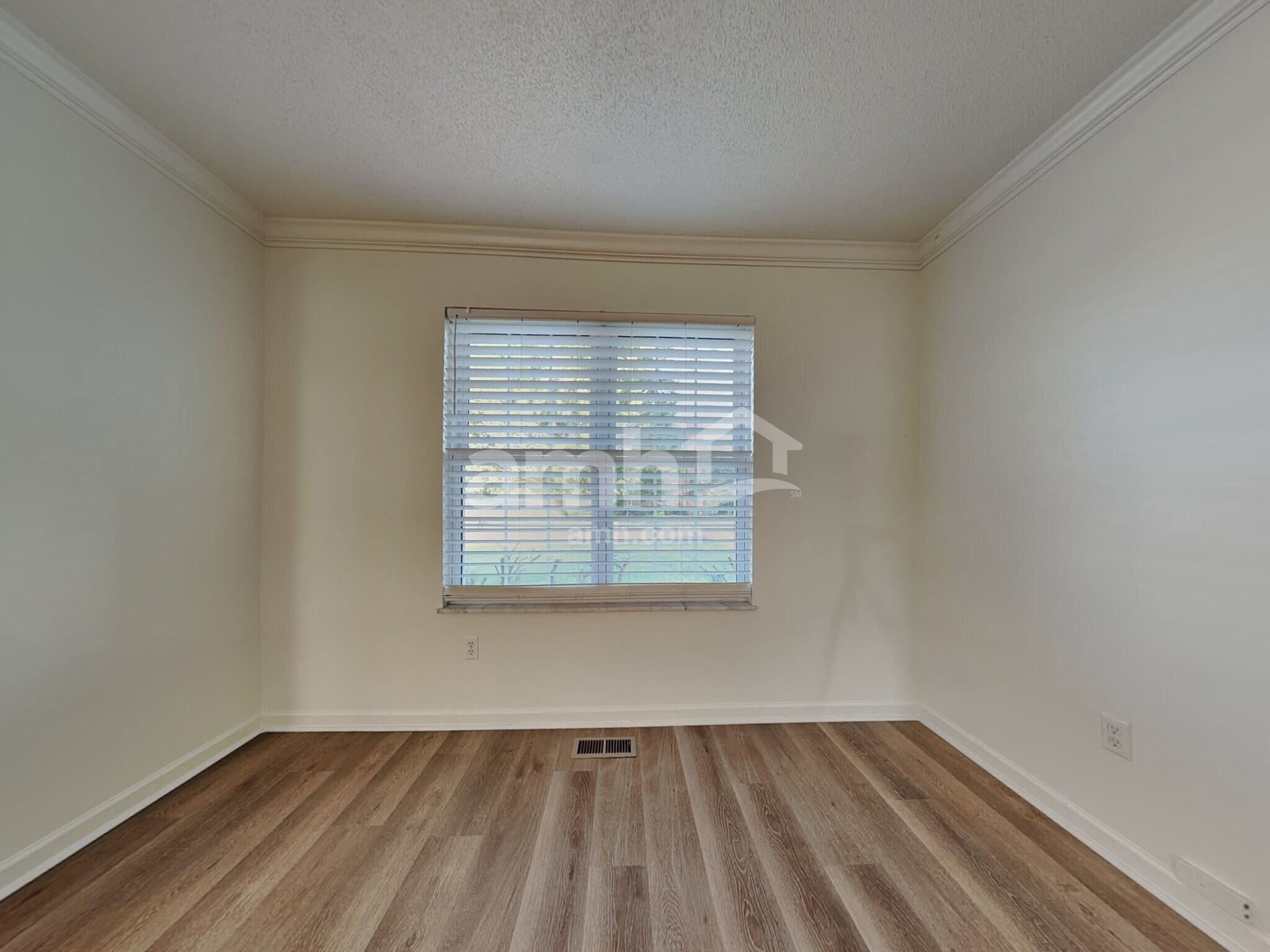 Building Photo - 7525 Saddlebrooke Dr