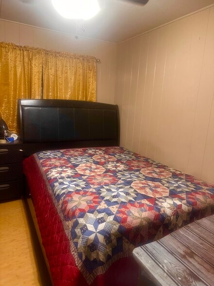 Building Photo - 2668 Kalihi St