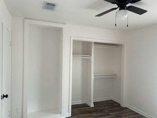 Building Photo - 6851 Chasewood Dr