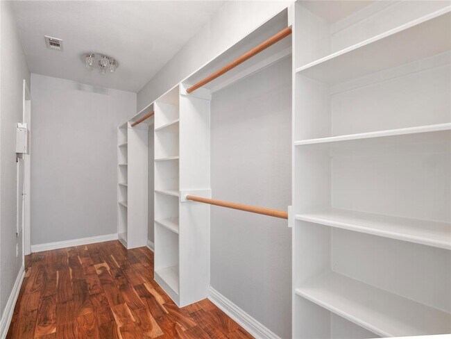 Building Photo - 802 Wood Mesa Dr