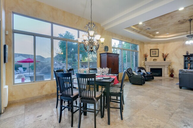 Building Photo - 2143 E Tonto Pl