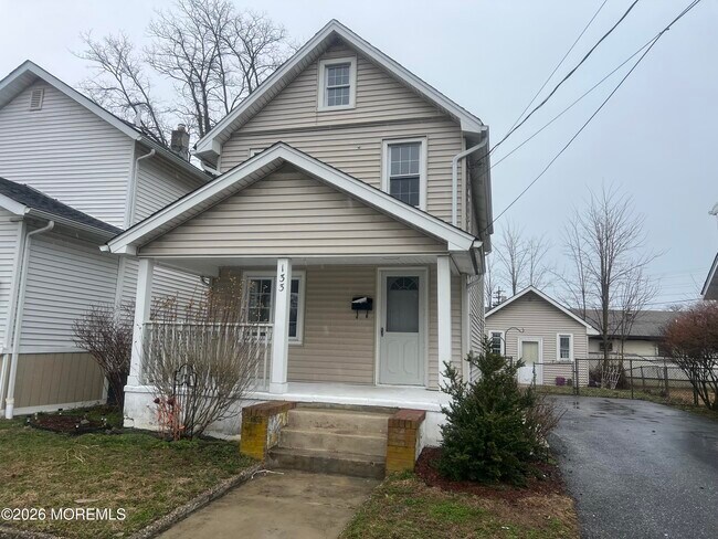 Building Photo - 133 Leonard Ave