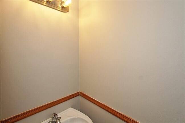 Building Photo - 2951 Belfaire Lake Dr
