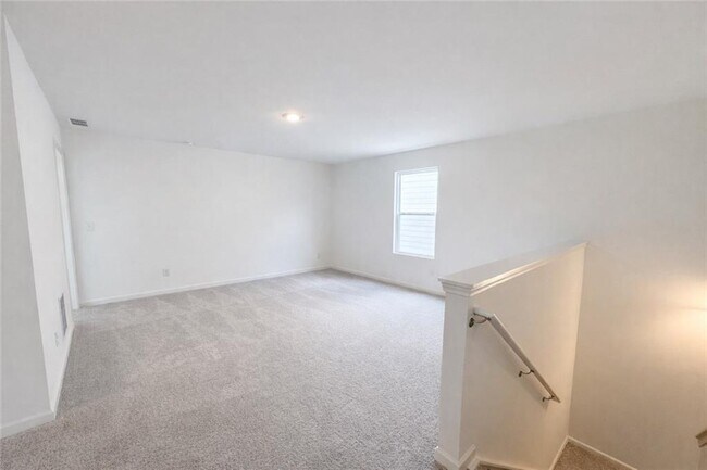 Building Photo - 44 Rowlett Pl