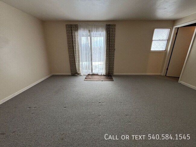 Building Photo - 3776 Kenwick Trail