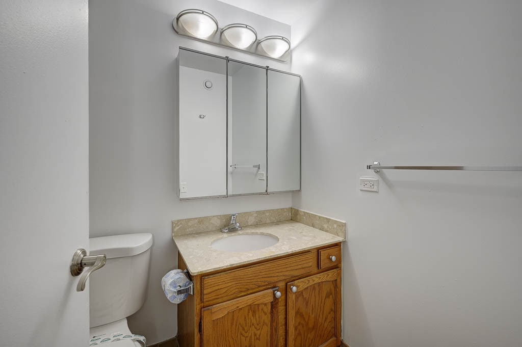 Building Photo - 118 W Chestnut St