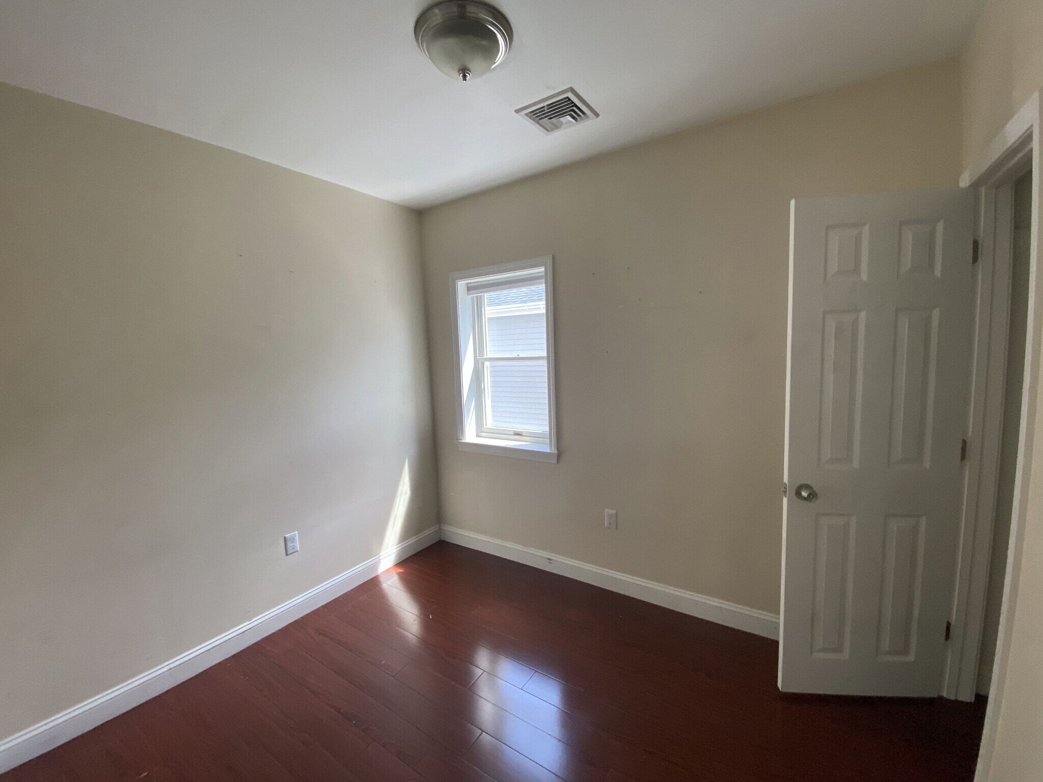 Building Photo - 191 Everett St