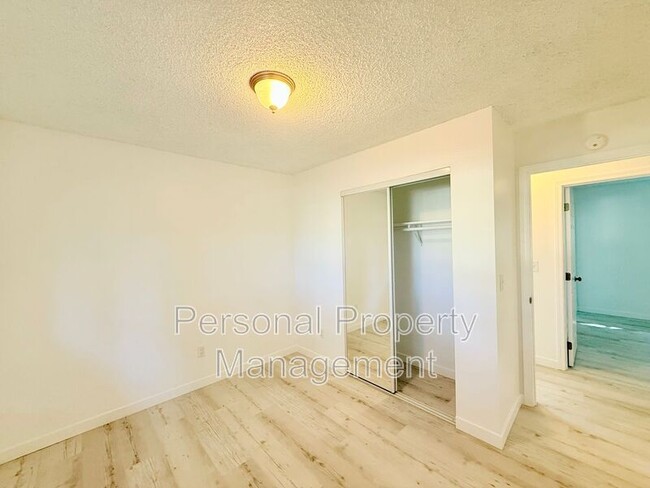 Building Photo - 7415 NE 61st Ave