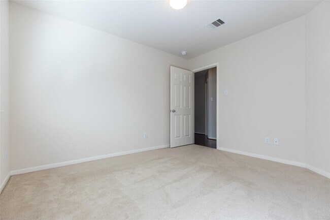 Building Photo - 24519 Red Bluff Tr