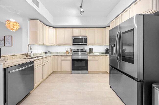 Building Photo - 605 Kemp St