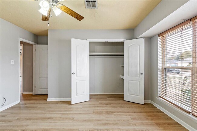 Building Photo - 7522 NW Stonegate- COMING SOON!