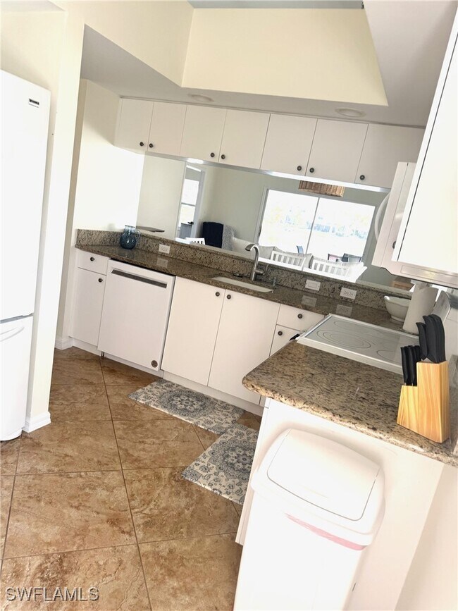 Building Photo - 4907 Europa Dr