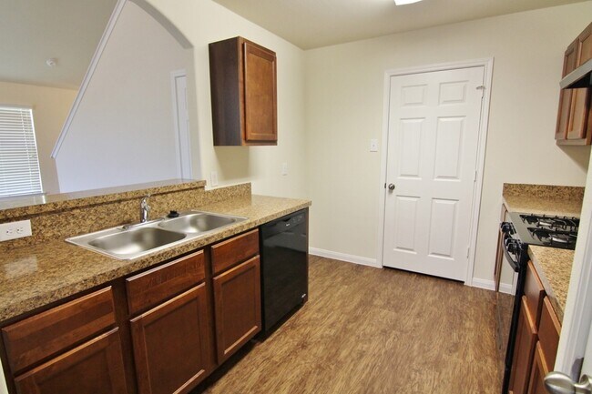 Building Photo - 5807 Santa Cecilia Ln