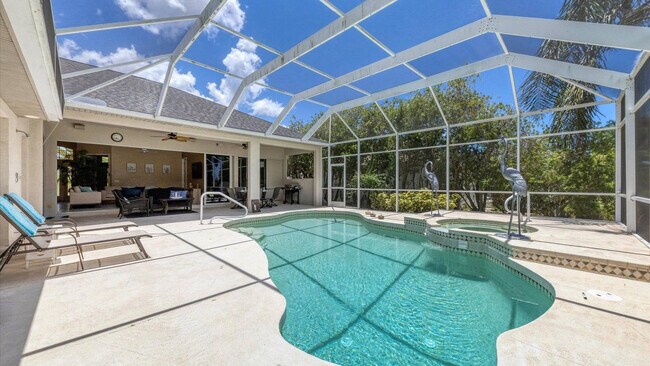 Building Photo - 974 Rotonda Cir
