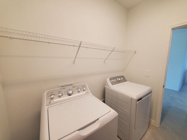 Building Photo - 20660 HAZELNUT Ct