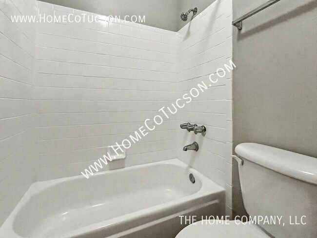 Building Photo - 3993 N Campbell Ave