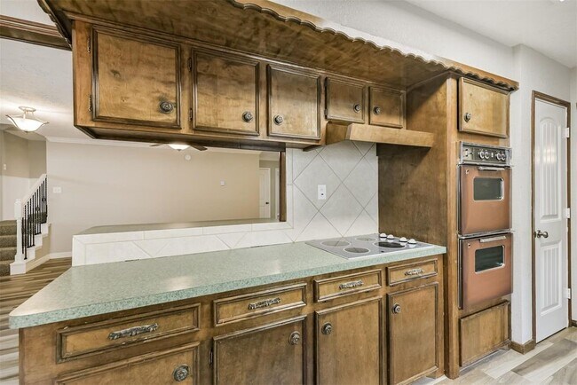 Building Photo - 28902 Twisted Oak Dr