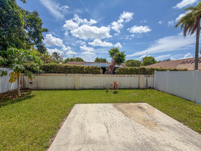 Building Photo - 90 NW 42nd Way
