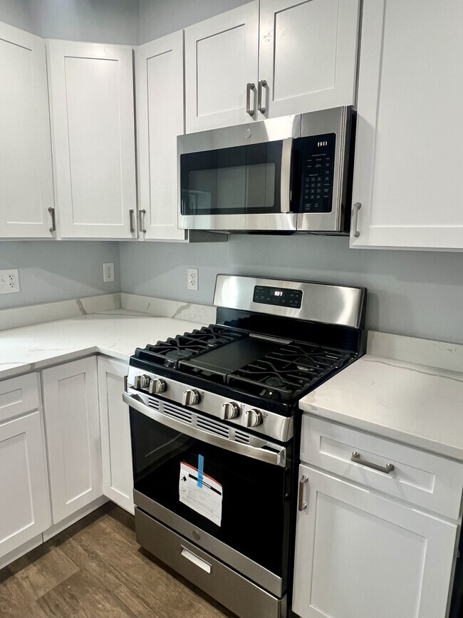 Building Photo - 1212 W Lombard St