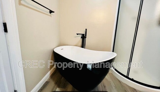 Building Photo - 417 Joy Dr