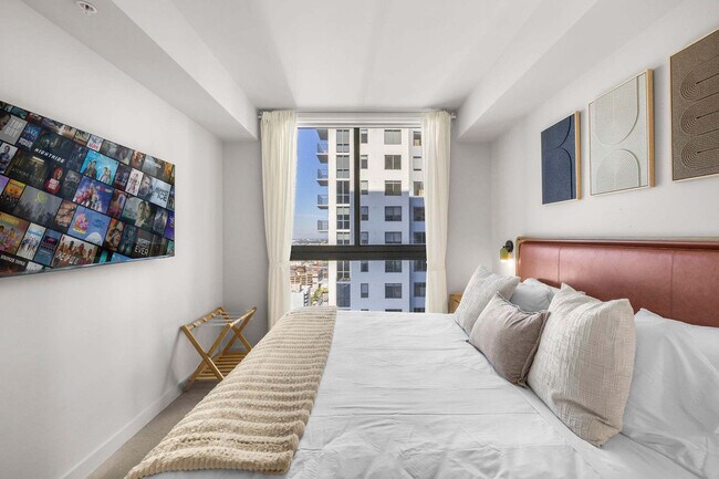 Building Photo - 11 NE 6th St