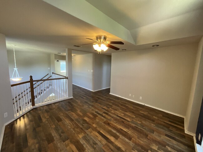 Building Photo - "Charming 3-Bed Oasis with Granite Touches & Cozy Fireplace in Cibolo!"