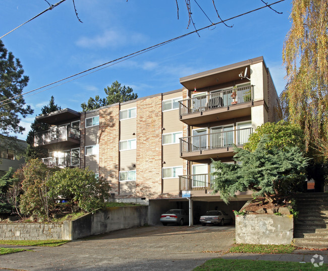 Primary Photo - Whitman Apartments