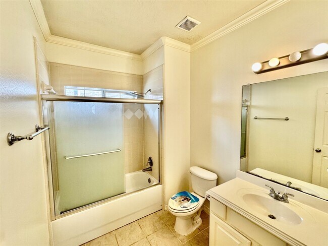 Building Photo - 7608 Janak Dr