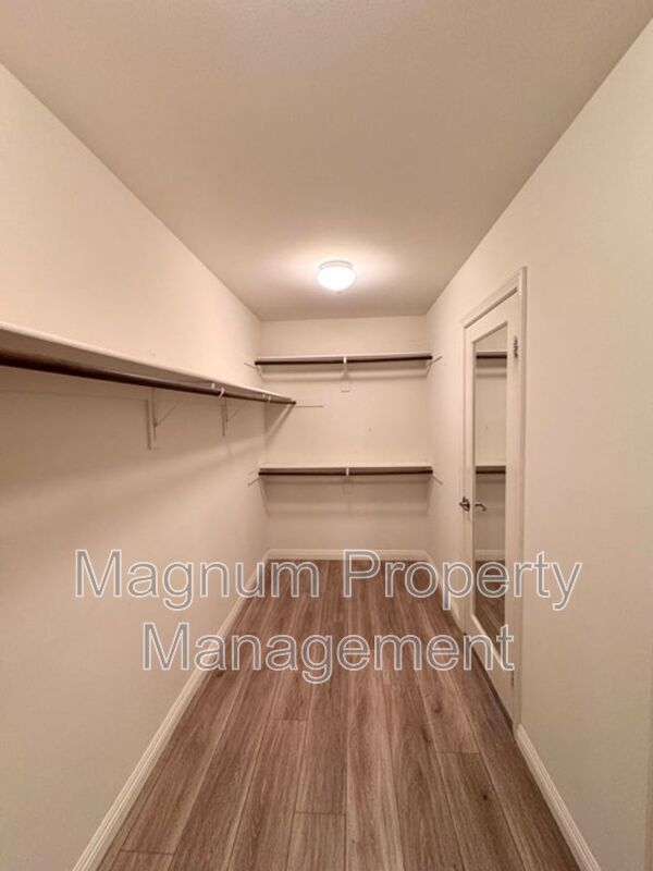 Building Photo - 35889 Wolverine Ln