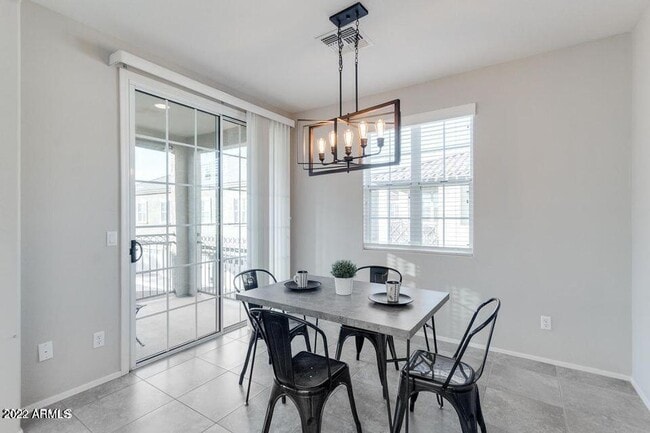 Building Photo - 4763 E Red Oak Ln