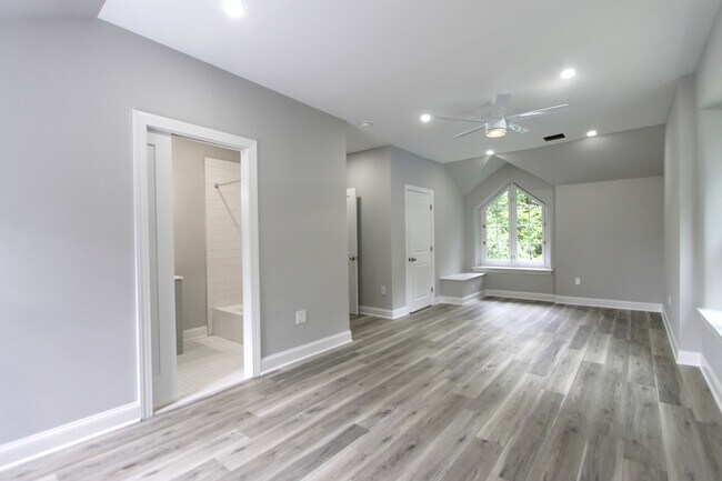 Building Photo - Stunning House on the Grounds of the Awbury Arboretum (3BD/2.5BT)