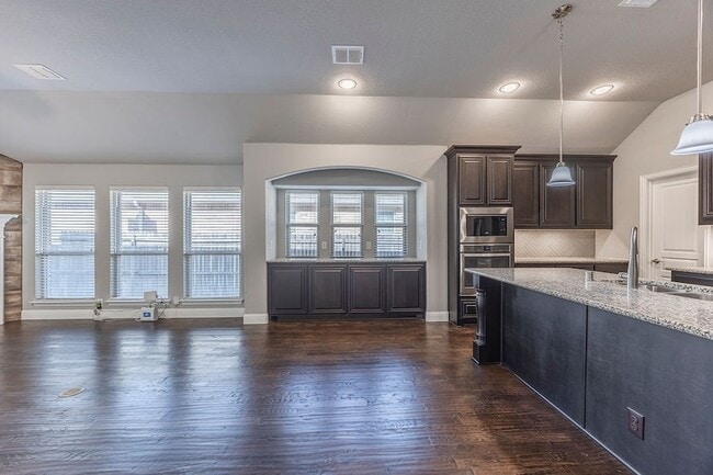 Building Photo - 1008 Snowbird Dr