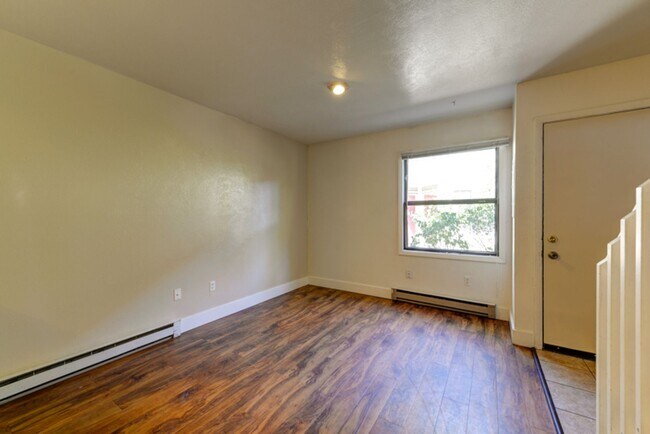 Building Photo - 2311 Spruce St