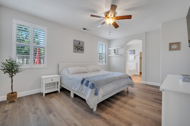 Building Photo - 10459 Summershade Ln