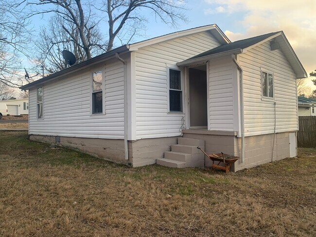 Building Photo - 635 Ledford Rd NE