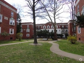 Building Photo - COLONIAL GARDENS TRENTON PROUD LLC - Regul...