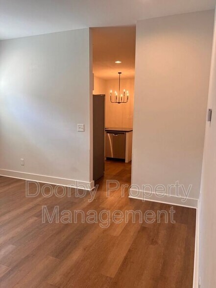 Building Photo - 3016 N Chamberlain Ave