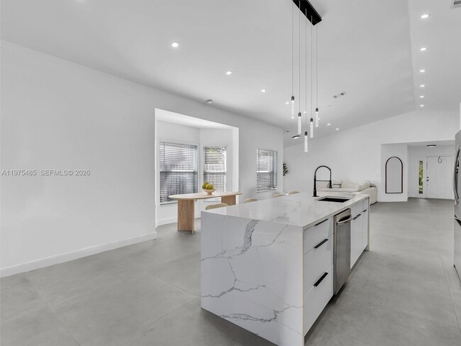 Building Photo - 4962 SW 32nd Way