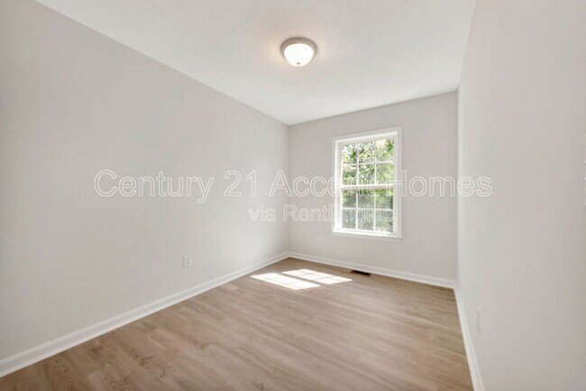 Building Photo - 9907 Warwick Pl